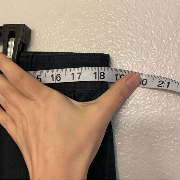 VOLCOM black weathered skater Chino shorts 10” - 34 - Picture 7 of 10